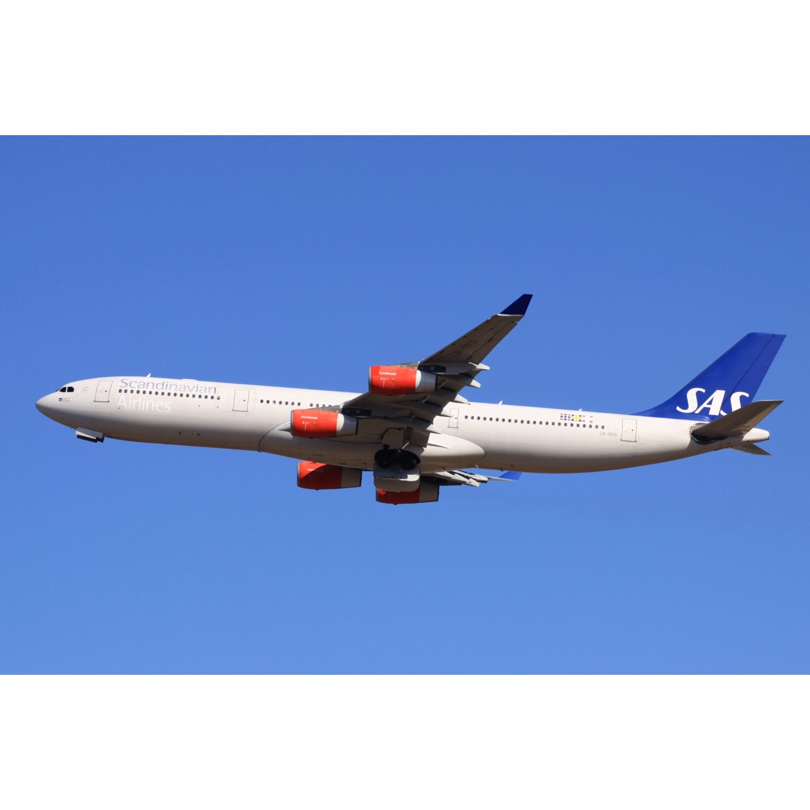 Aviationtag SAS - Airbus A340 - LN-RKG Blue/White