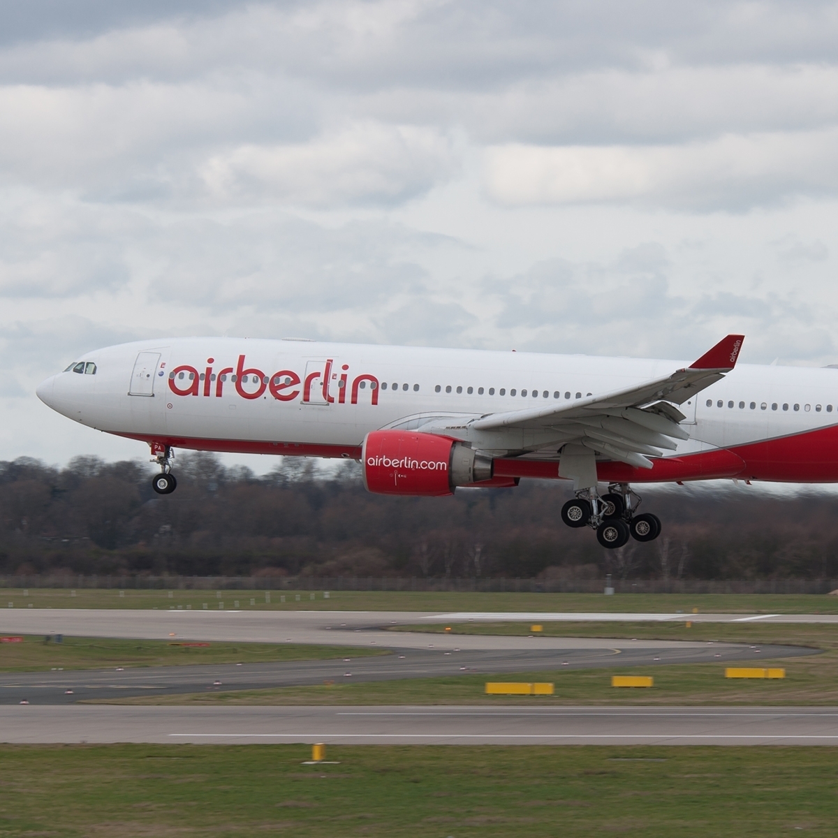 Aviationtag Virgin Atlantic - Airbus A330 - G-VMNK (ex D-ALPA) Red