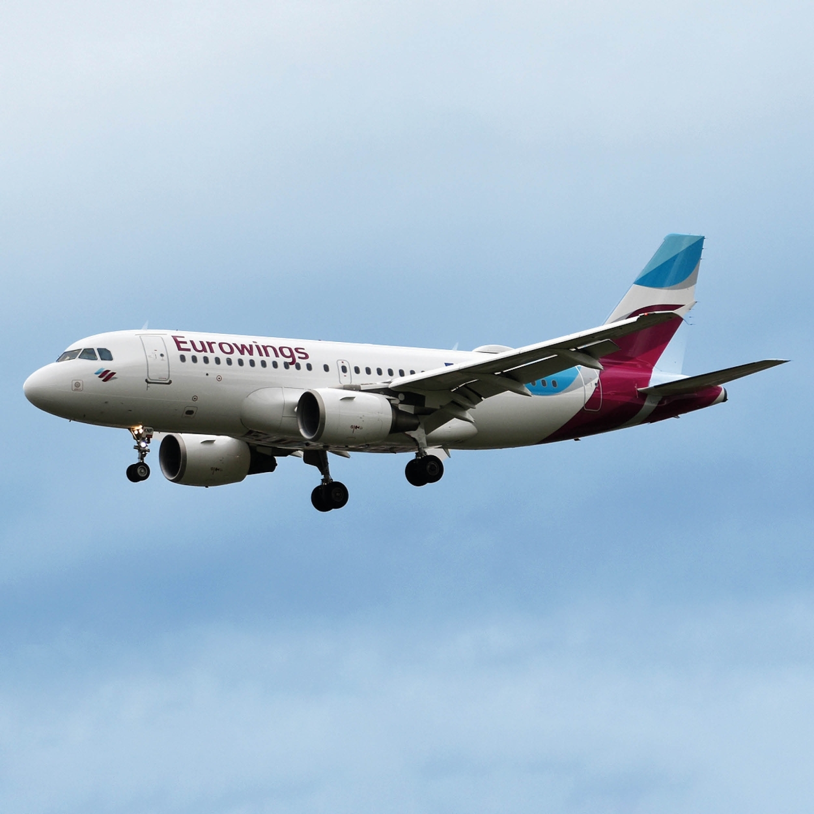 Aviationtag Eurowings - Airbus A319 - D-AKNP White